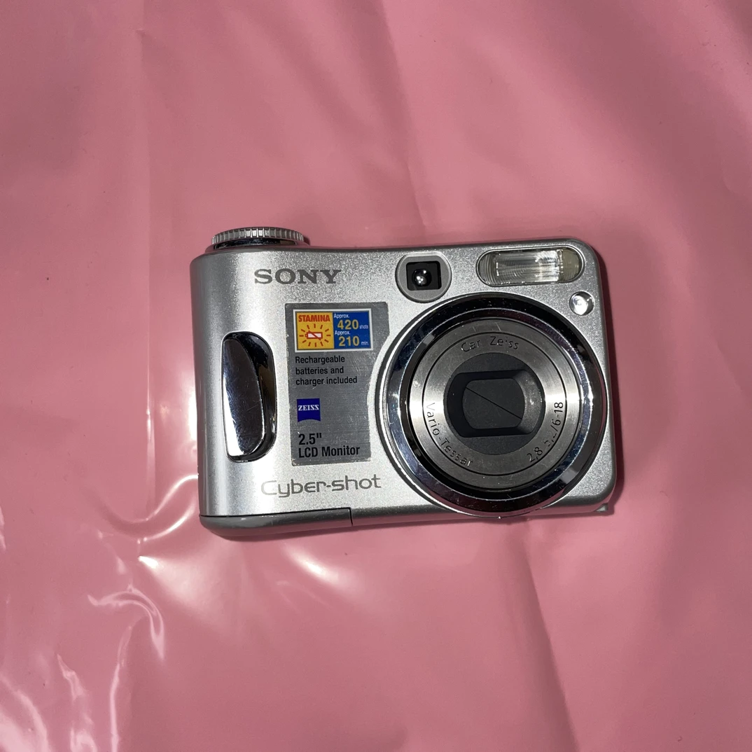 9新 Sony/索尼 S90 色彩浓郁古早感冷白皮氛围ccd