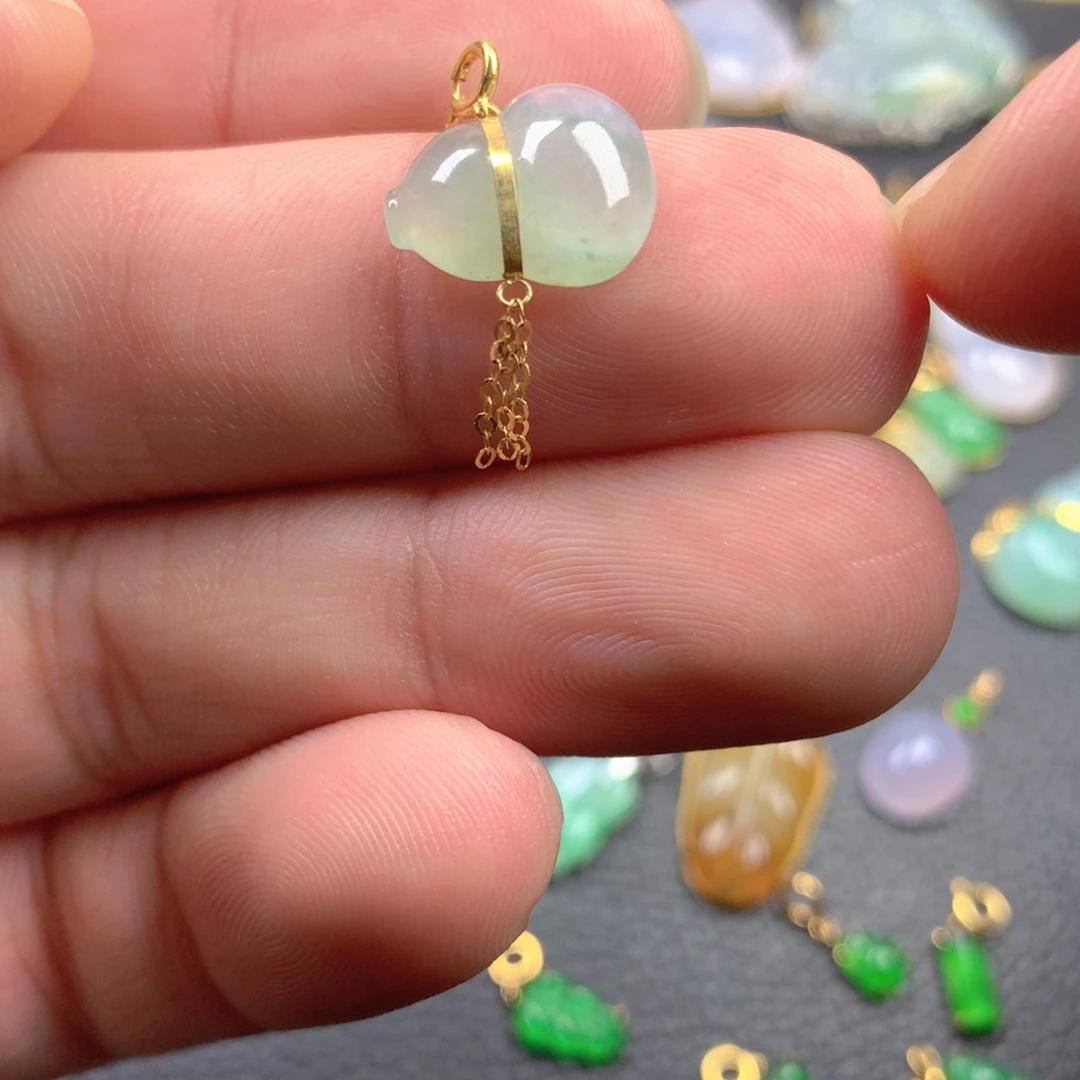 【闪购商品】颈饰18K金镶嵌翡翠翡翠