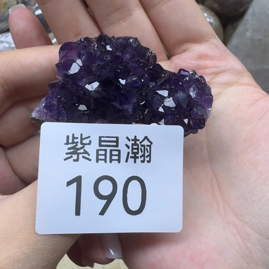 未镶嵌水晶大型摆件（非配饰）