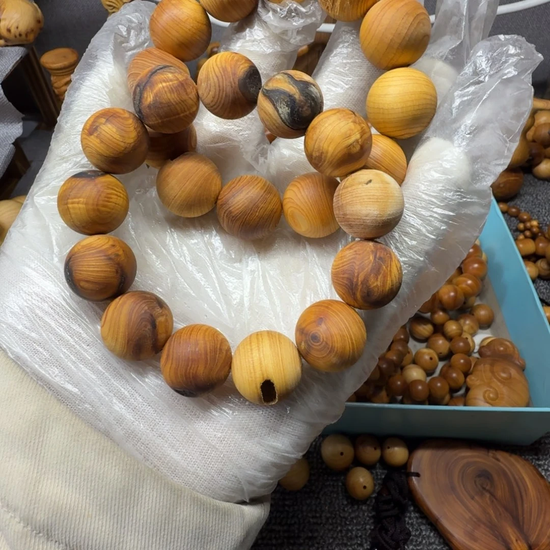 柏木（崖柏）2.0一串➕1.8一串到手两串瑕疵毛珠子