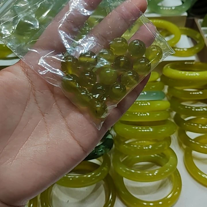 岫玉未镶嵌手镯微瑕介意勿拍