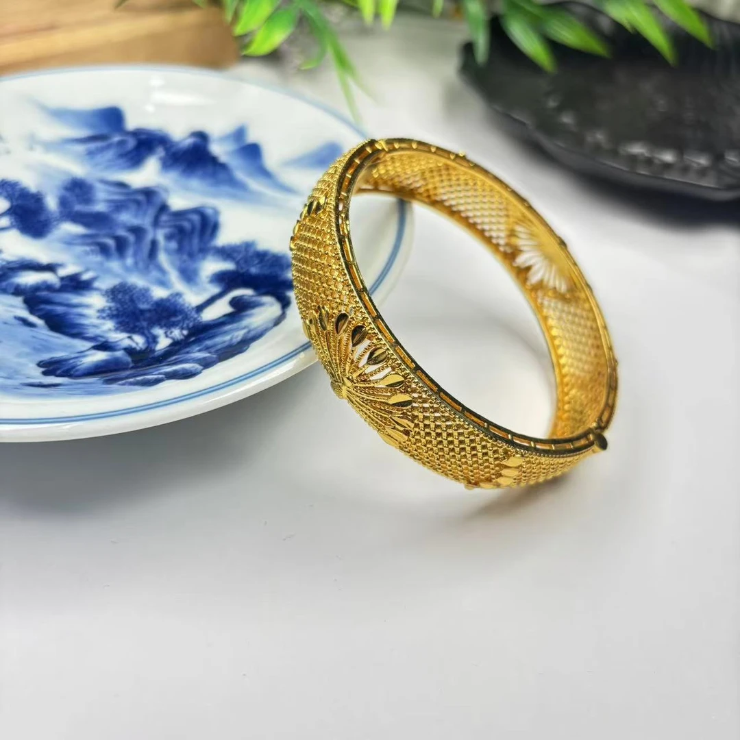 k775经典轻奢精品手镯多样性发货