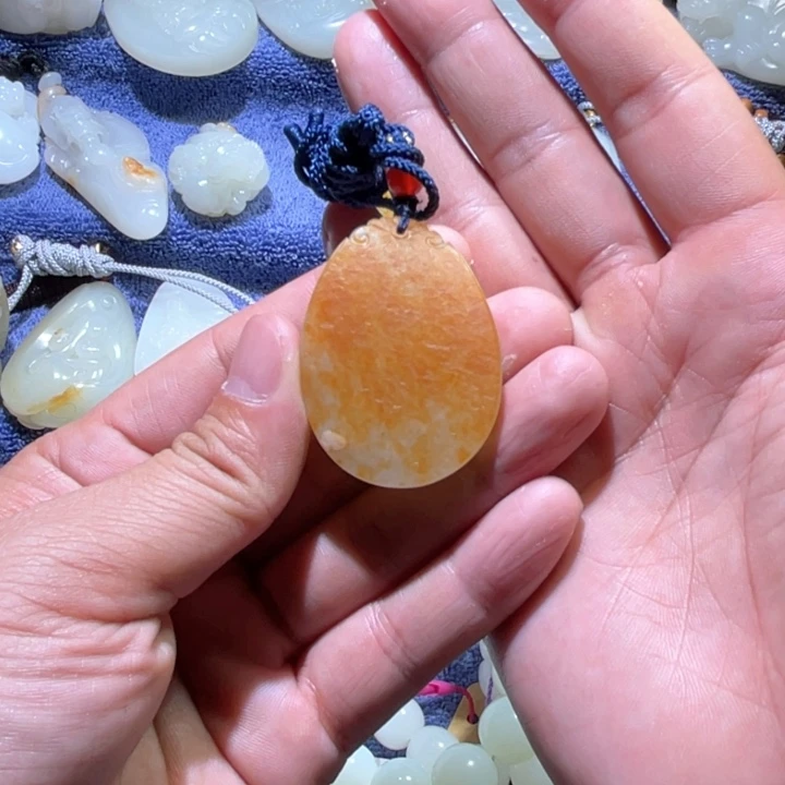 和田玉颈饰未镶嵌天****中