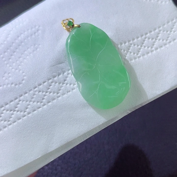 翡翠颈饰18K金镶嵌翡翠
