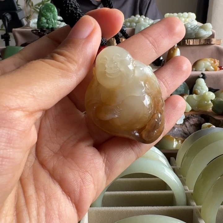 和田玉（糖玉）未镶嵌颈饰