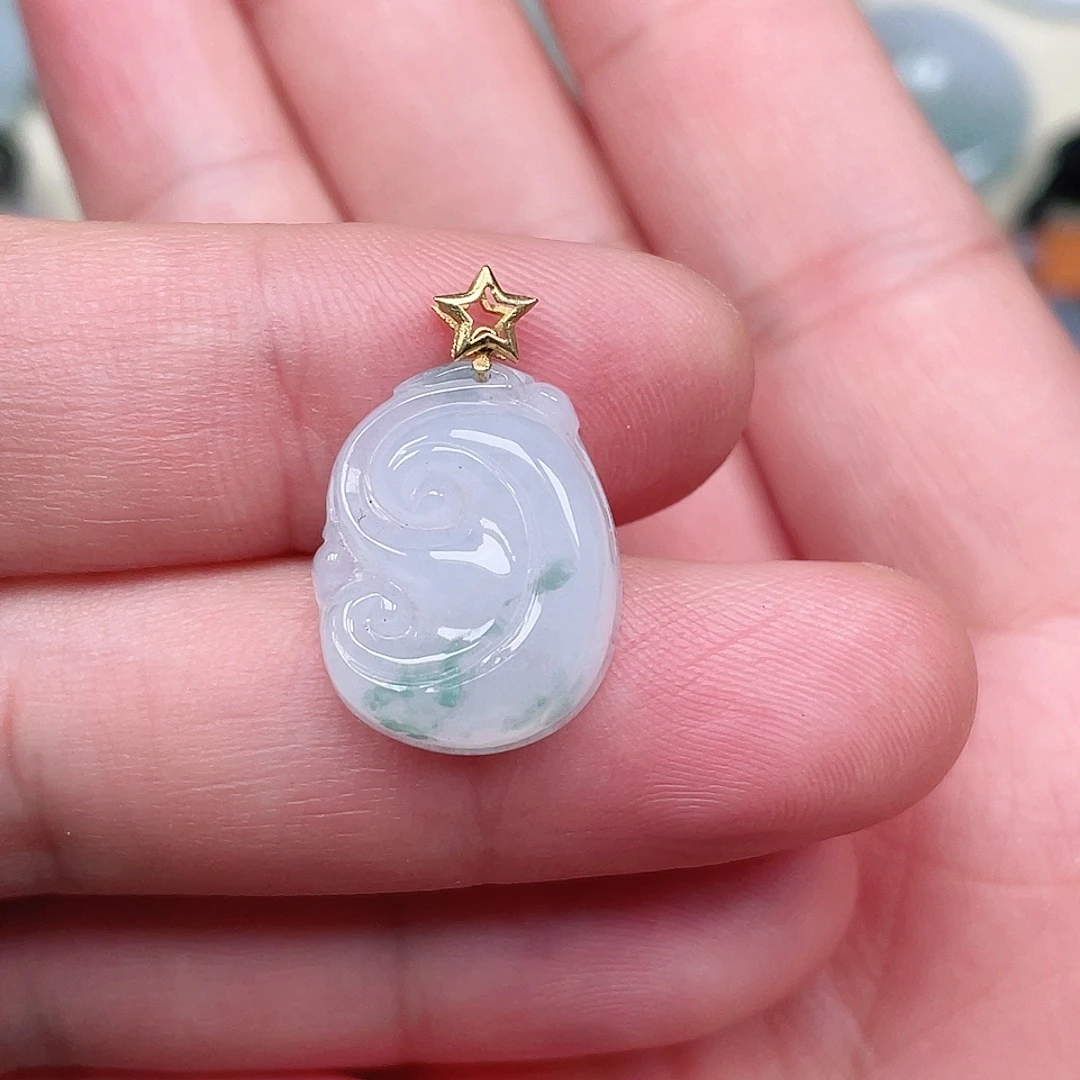 翡翠未镶嵌颈饰如意