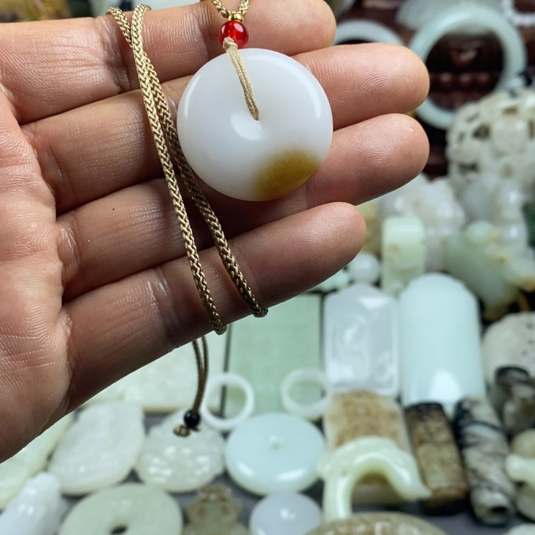 和田玉（糖玉）未镶嵌颈饰