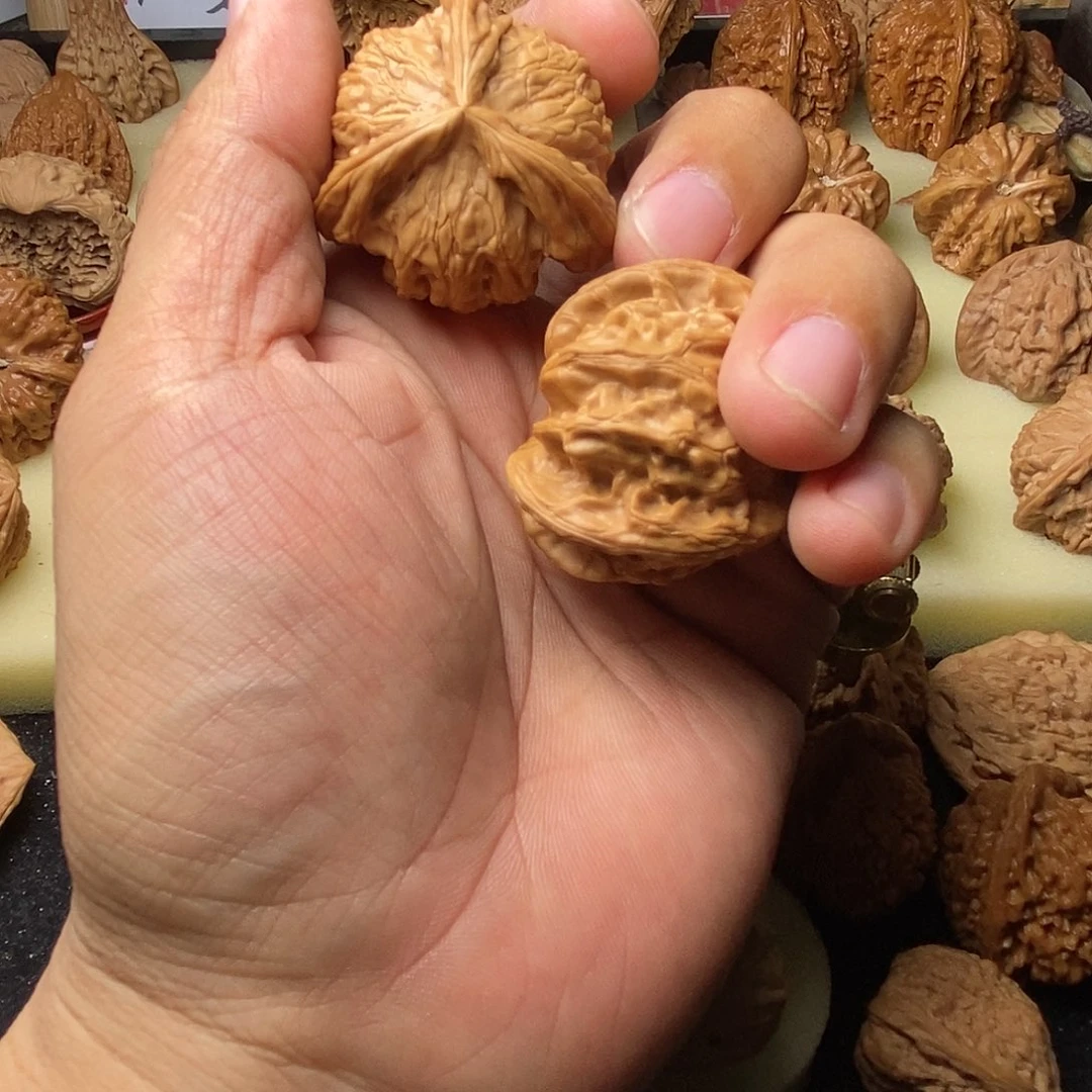 文玩核桃把件C***y盘山三棱