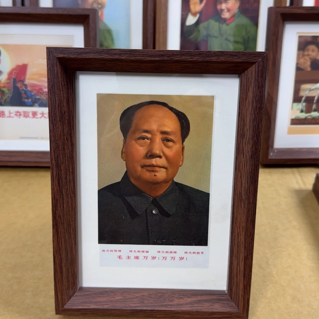 32开桌面摆台 四伟大双耳像