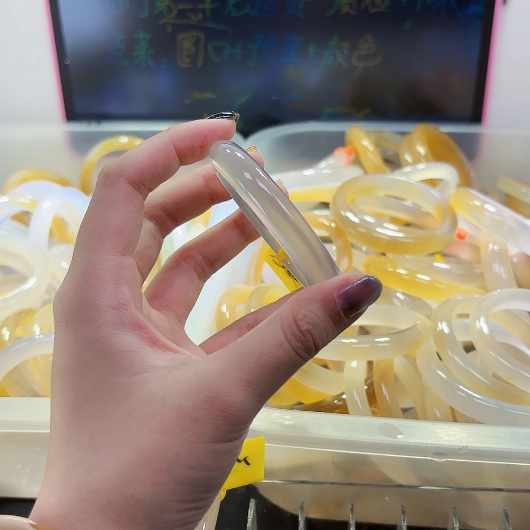 鼻***泡玛瑙/玉髓合金手镯
