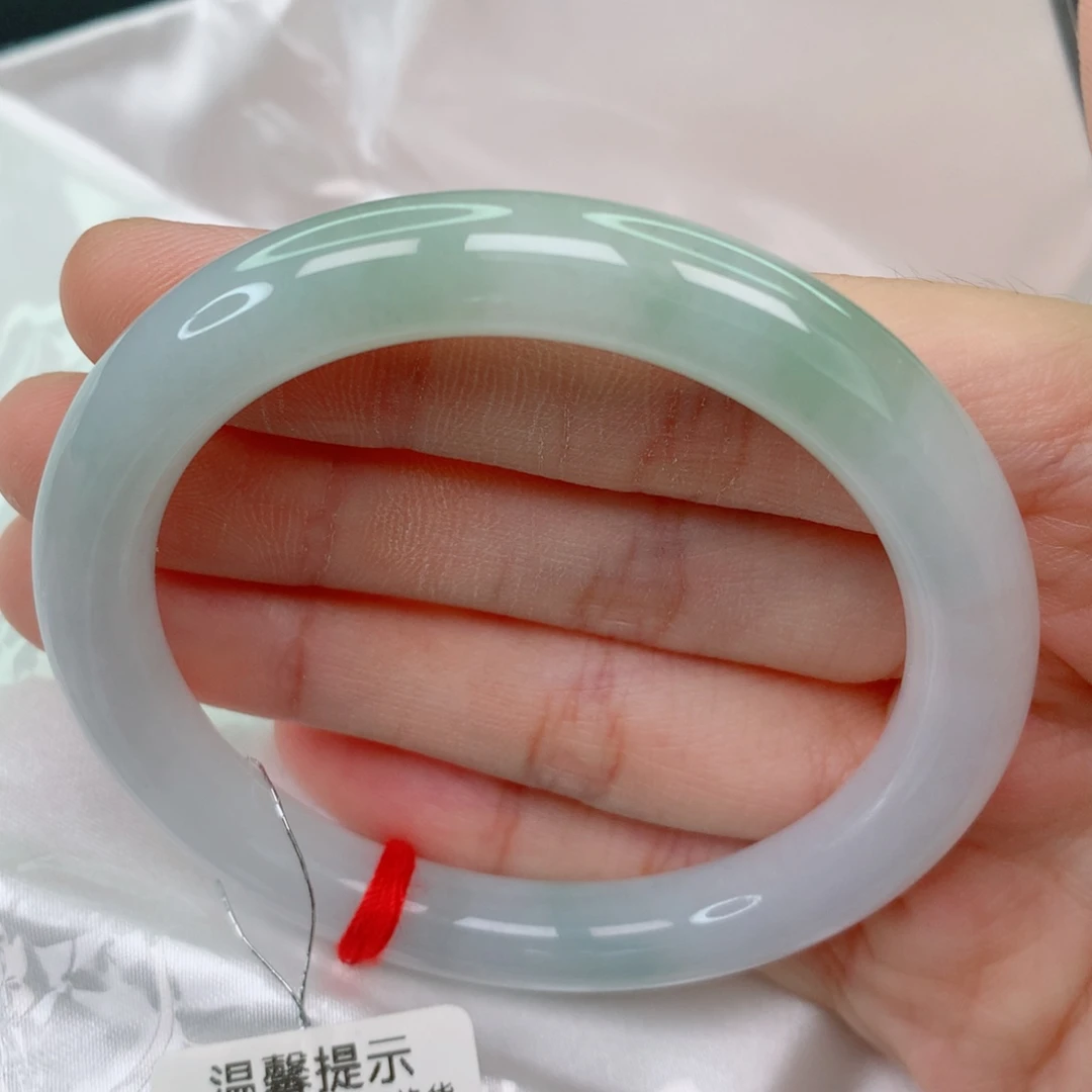 翡翠未镶嵌手镯53.7小圆条，细腻清秀
