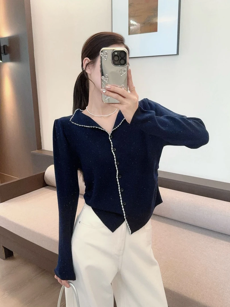 深圳南油白桃美美 翻领明线花边排扣捏褶显瘦温柔秋季针织衫A3244