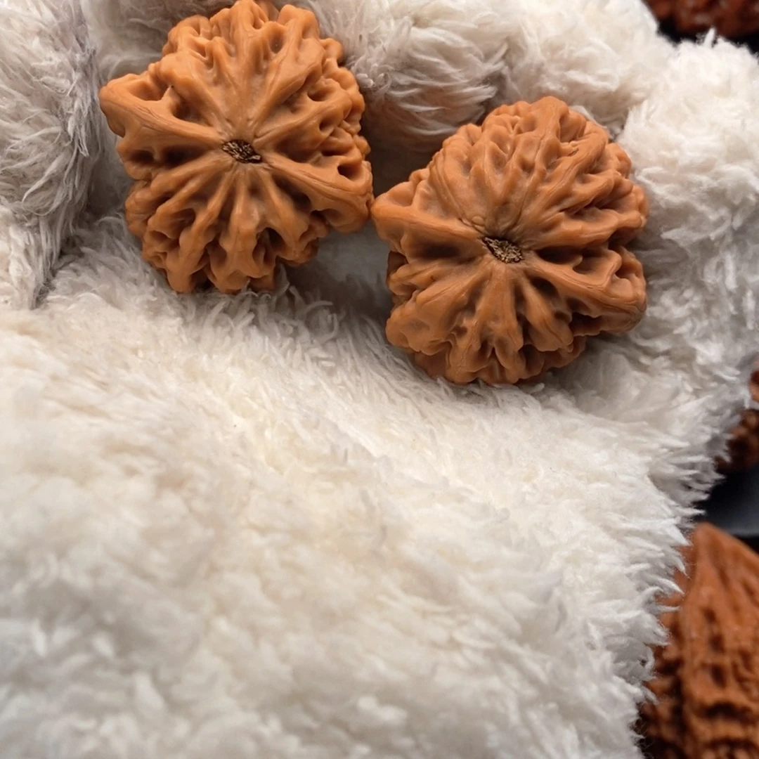 把件文玩核桃C****?秦岭文玩核桃