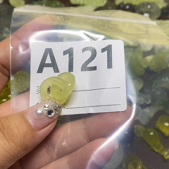 好****蛇纹石玉未镶嵌颈饰