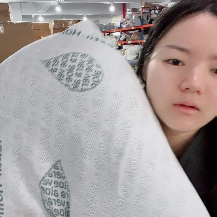枕头。    13号啦啦啦