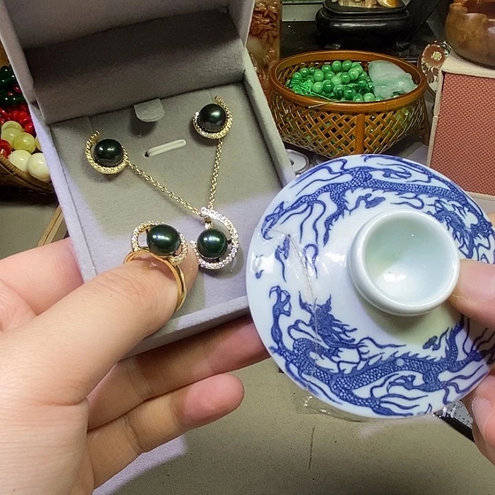 瓷片不会哈哈哈哈哈哈哈哈就