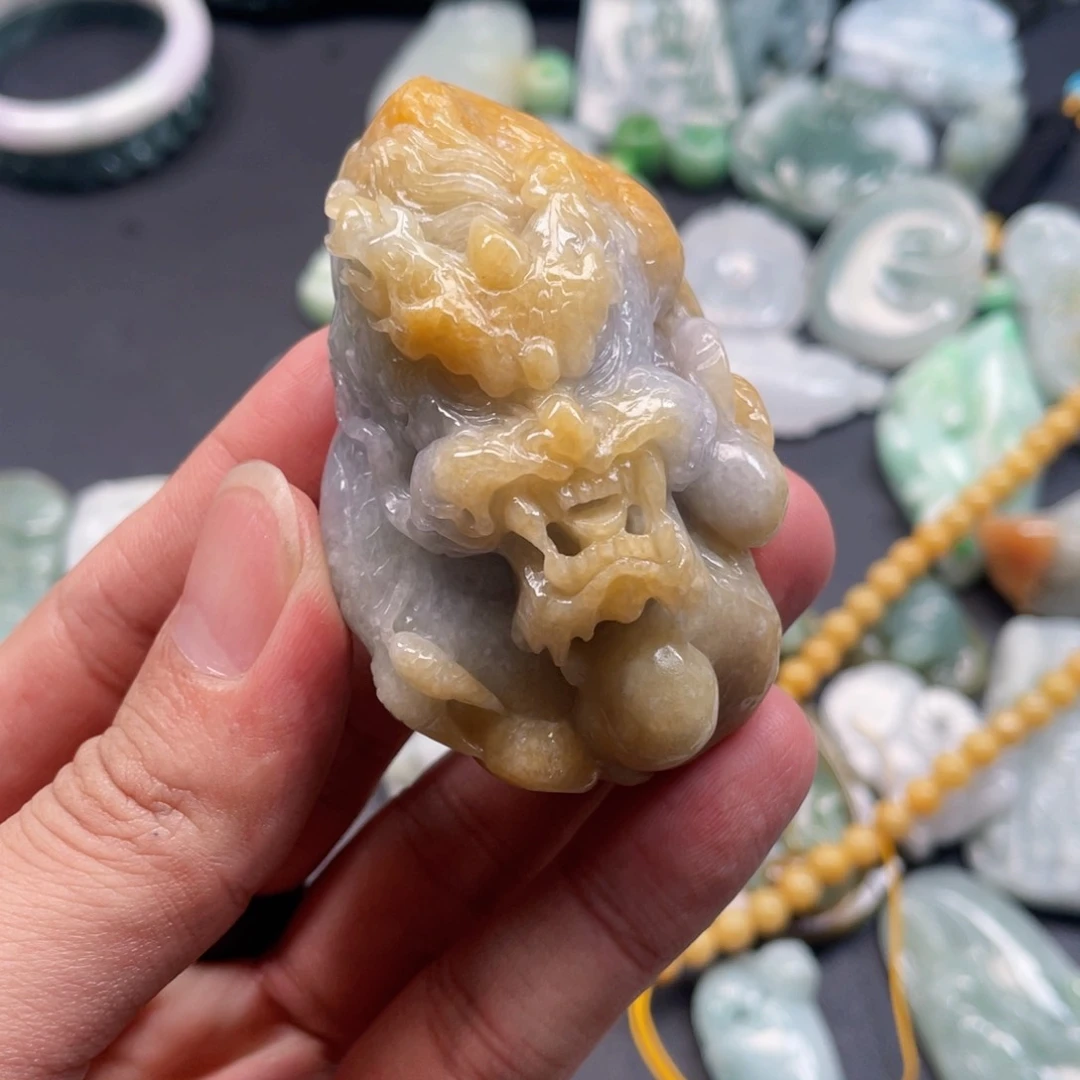 翡翠未镶嵌颈饰越**好翡翠