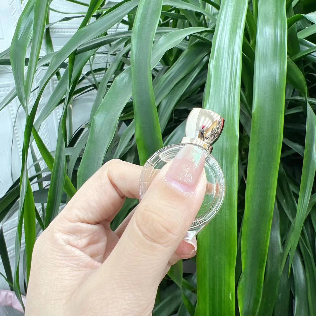 【老北鼻冲！】明快而柔媚！爱神！浮雕黄色瓶的香水