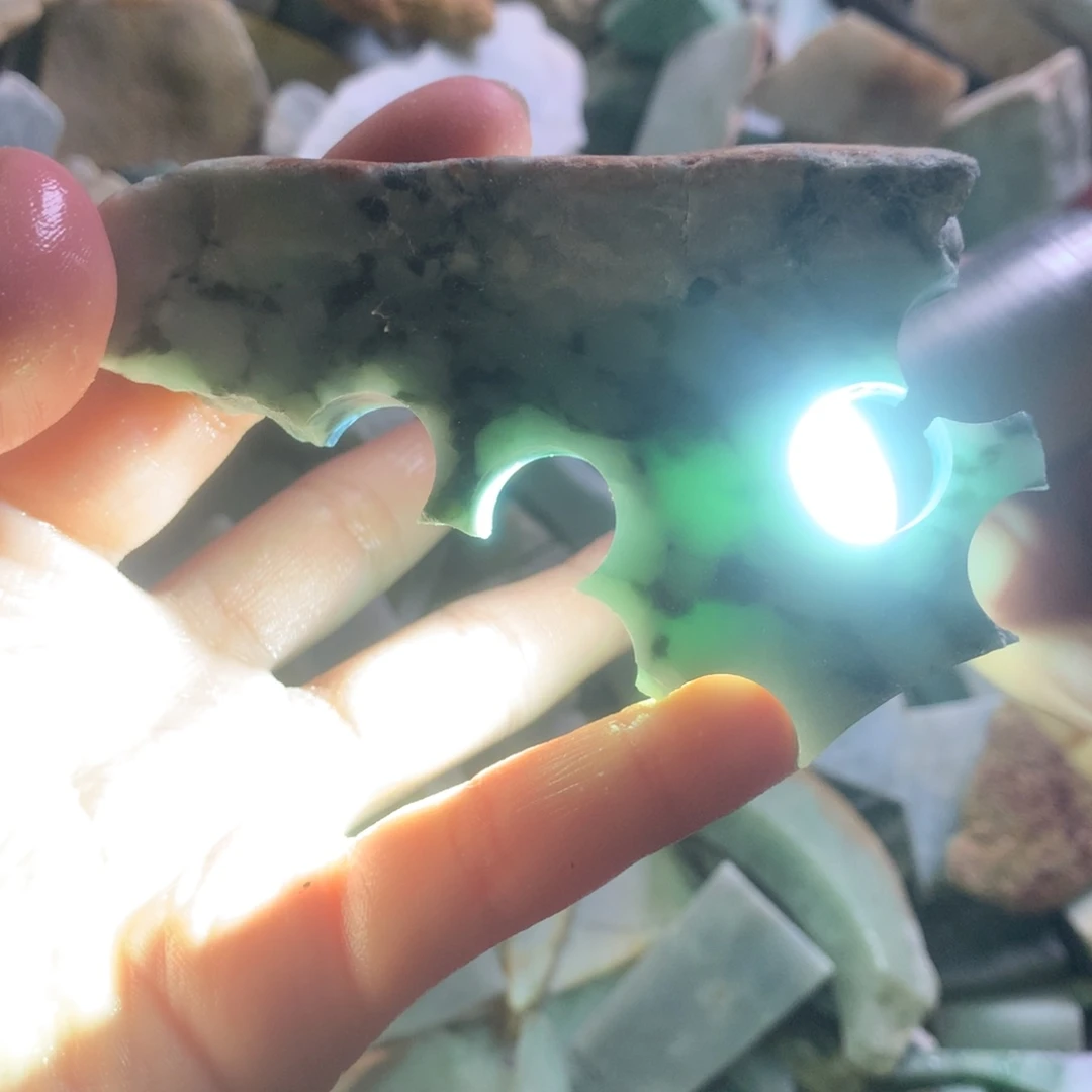 翡翠颈饰未镶嵌缅甸翡翠