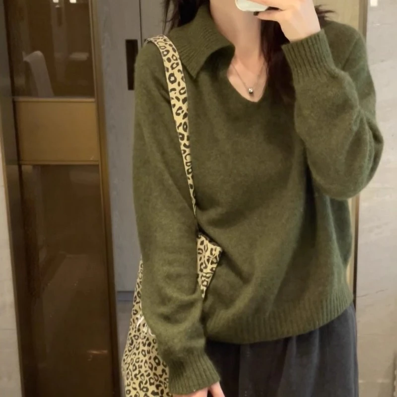 极简风复古绿色大翻领套头毛衣女2025年秋冬高级感宽松显瘦针织衫