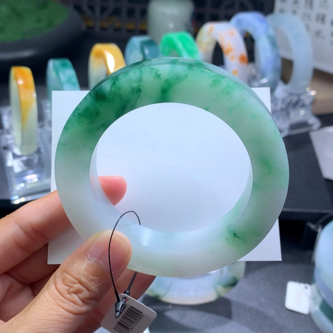 未镶嵌手镯定制翡翠