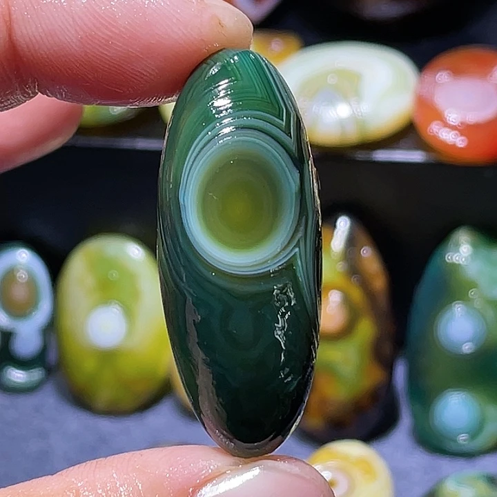 玛瑙/玉髓未镶嵌珠宝奇石