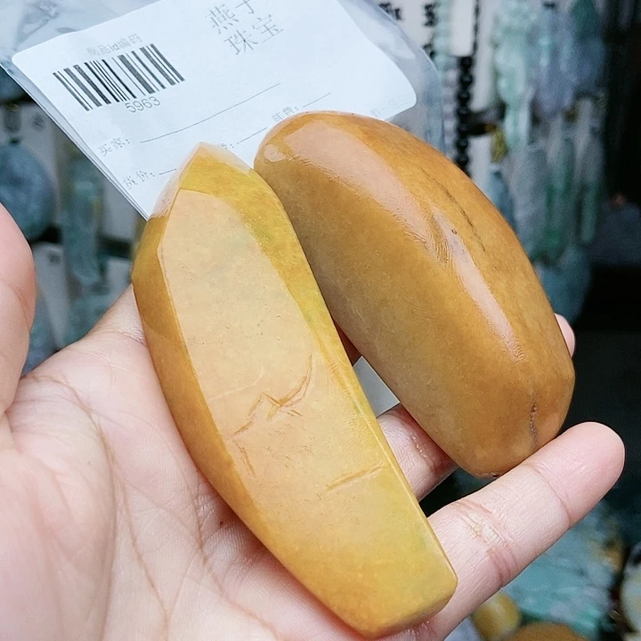 颈饰足铂镶嵌翡翠翡翠