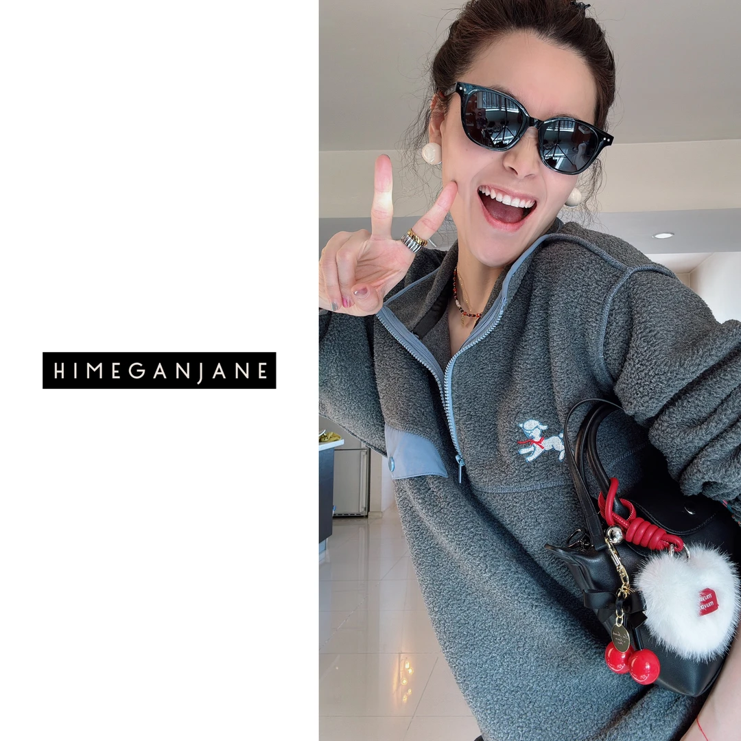 HIMEGANJANE 撞色蓝边小羊刺绣 半拉链摇粒绒立领韩版卫衣24301