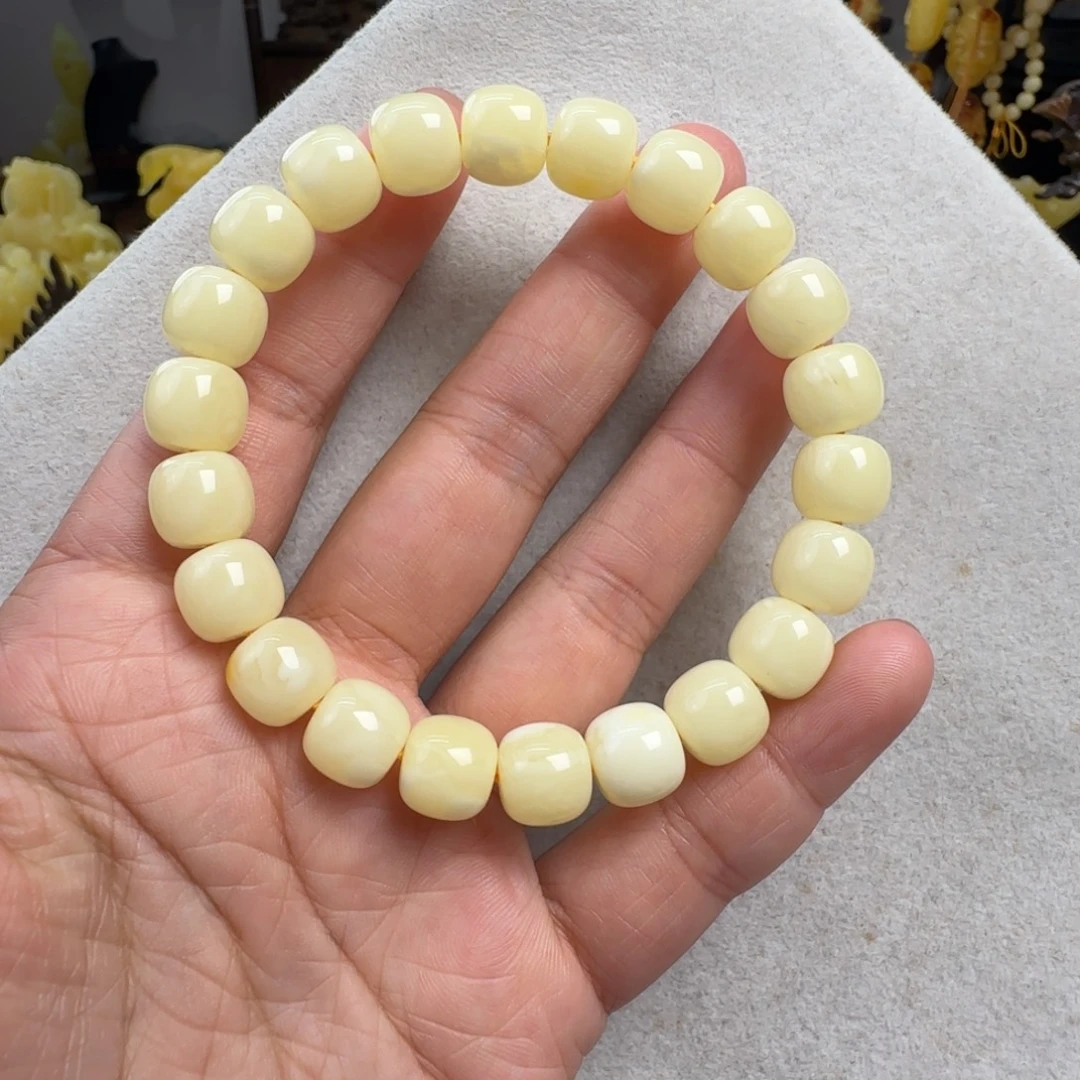 蜜蜡未镶嵌珠宝奇石10