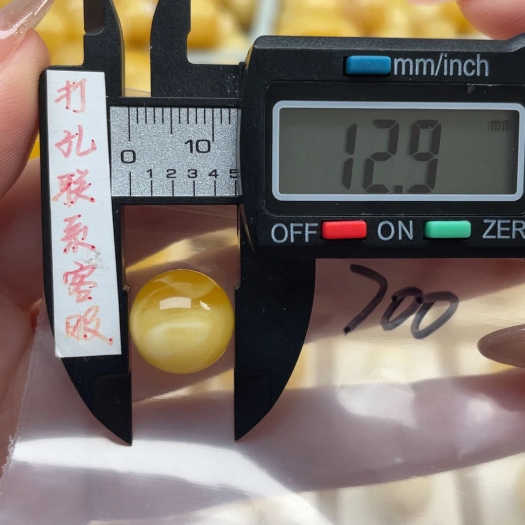 琥珀裸石未镶嵌i****时蜜蜡