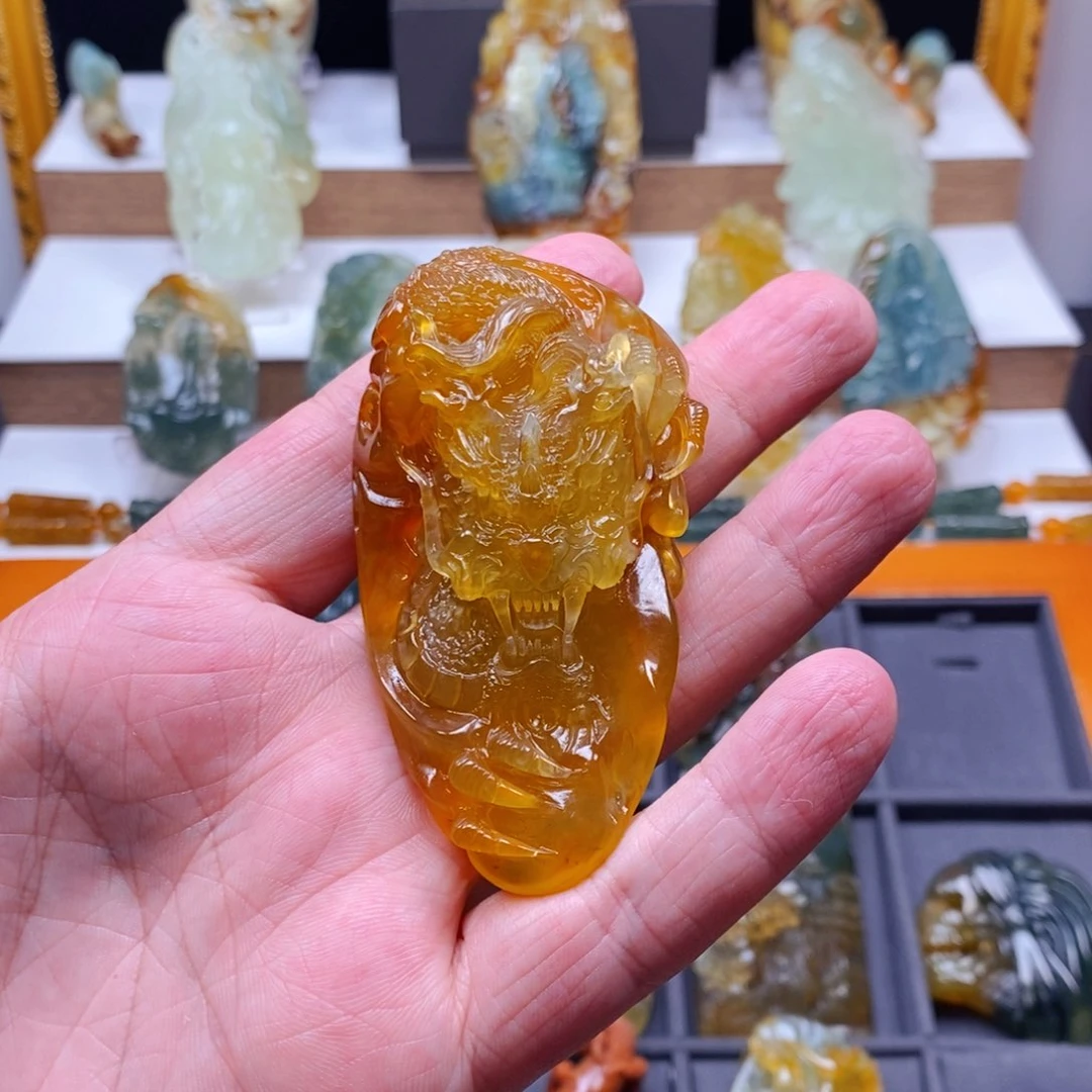 蛇纹石玉未镶嵌颈饰等**…