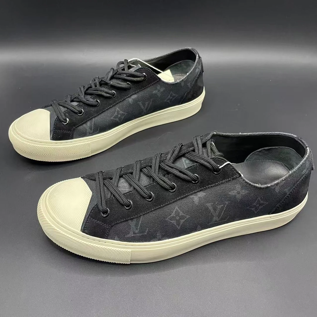 95新 LouisVuitton/路易威登 【聚星优选】黑色板鞋41.5码 lo361