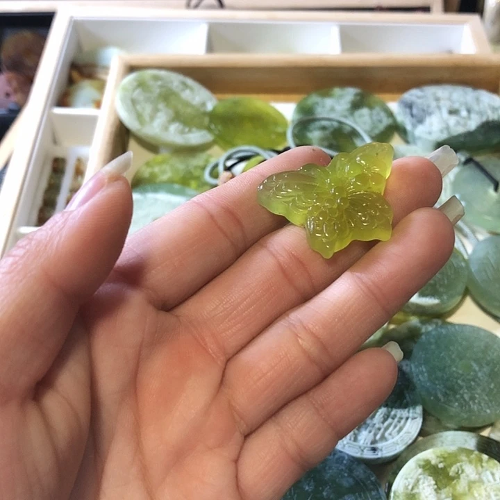 岫玉未镶嵌岫玉挂件