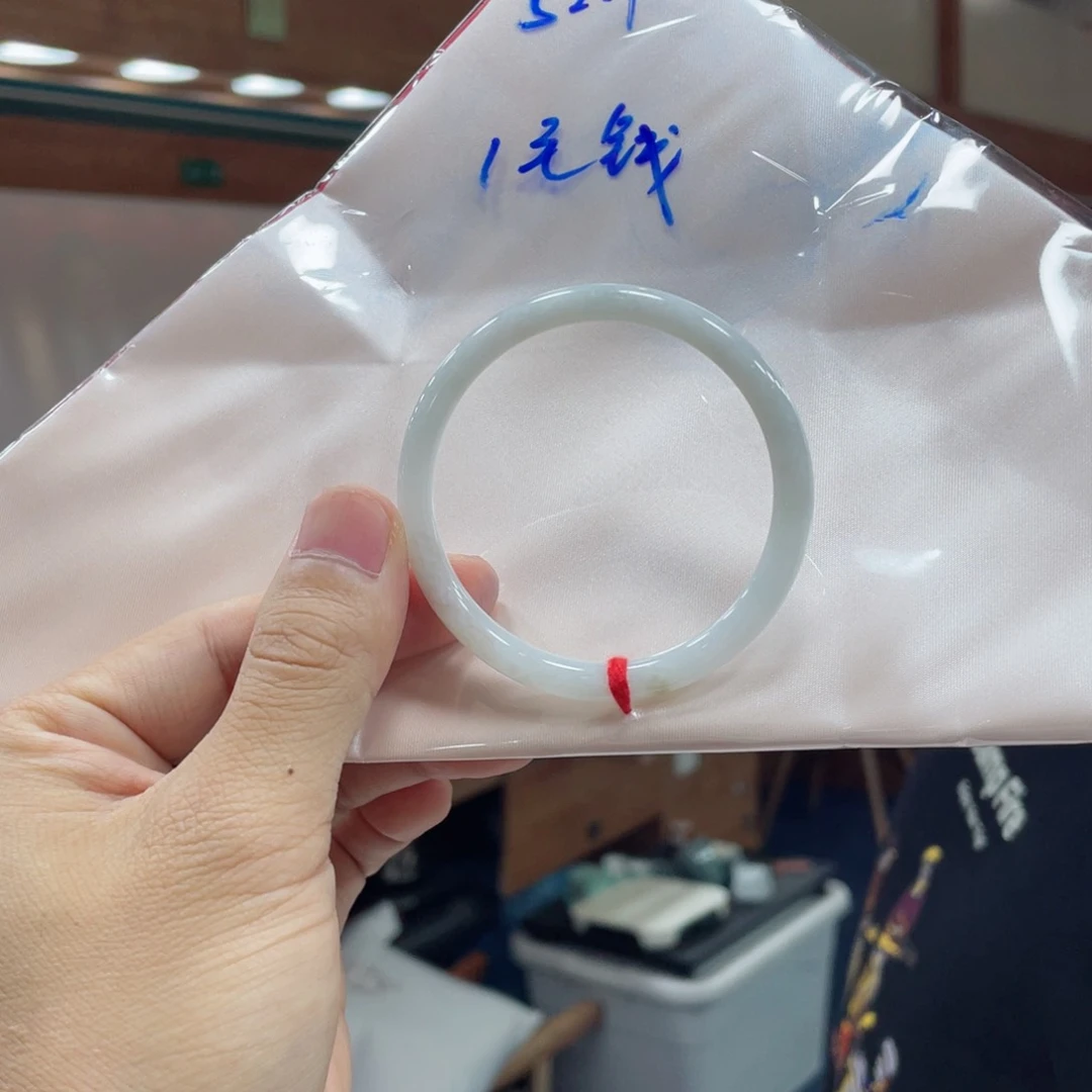 翡翠手镯未镶嵌G**：有包容