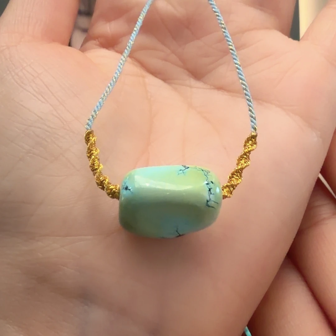 绿松石未镶嵌颈饰