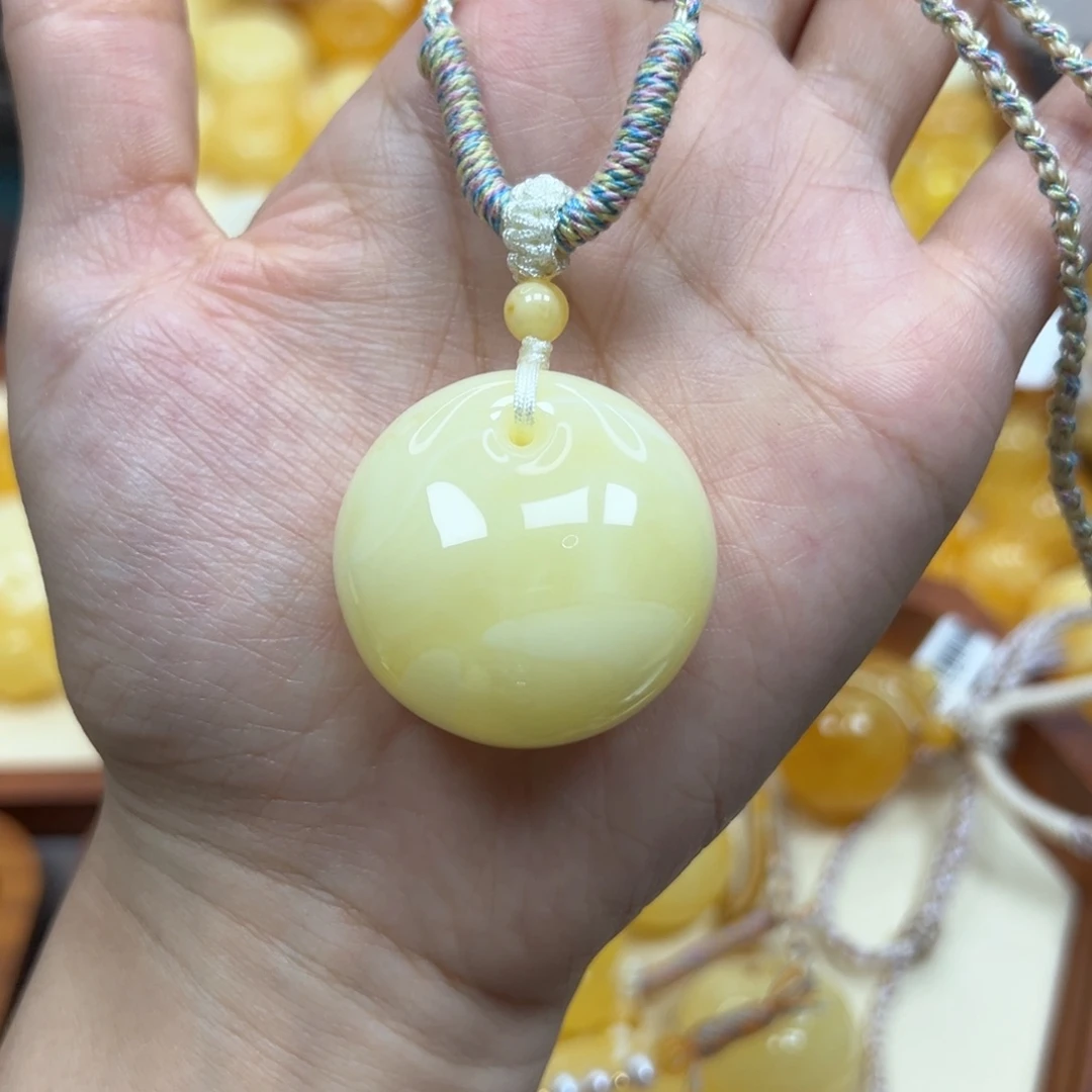 未镶嵌颈饰琥珀蜜蜡