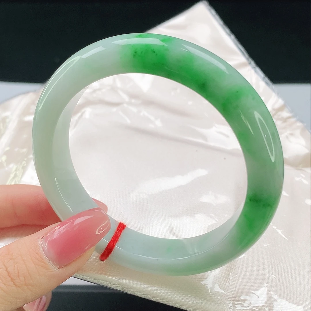 未镶嵌手镯翡翠681
