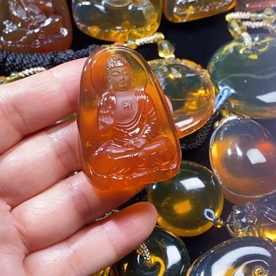 琥珀未镶嵌颈饰阿弥陀佛