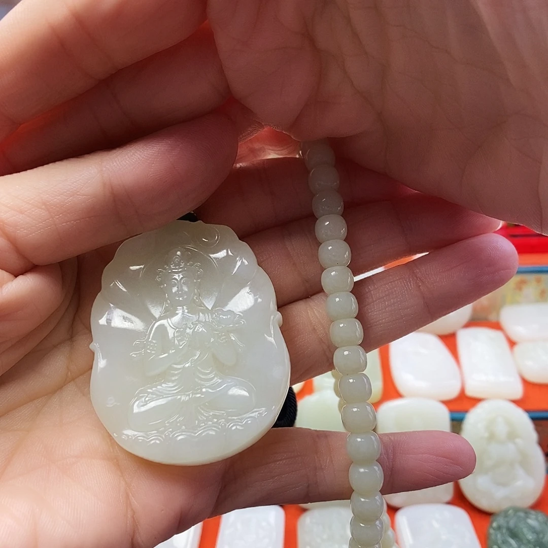 千***佛和田玉未镶嵌颈饰