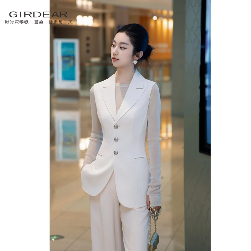 GIRDEAR/哥弟新款优雅通勤百搭收腰单排扣V领背心马甲外套140030