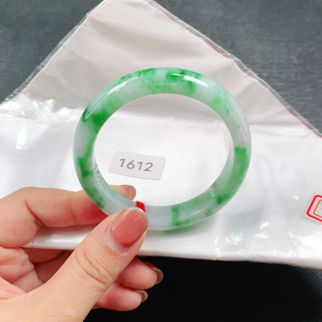 翡翠未镶嵌手镯03