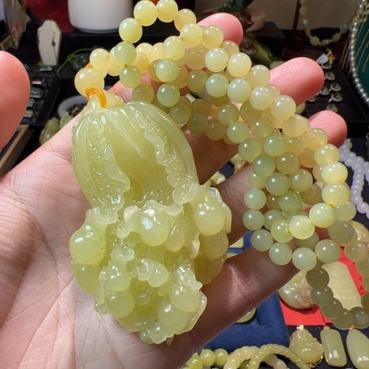 和田玉（黄玉）颈饰未镶嵌