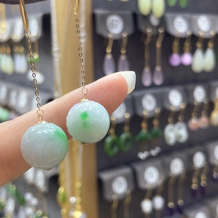 18K金镶嵌翡翠耳饰