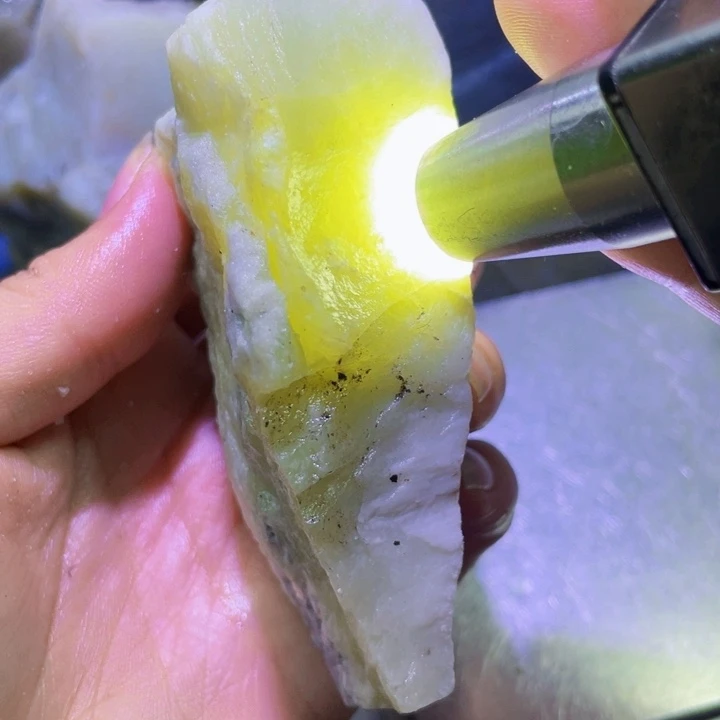 和田玉未镶嵌珠宝半成品