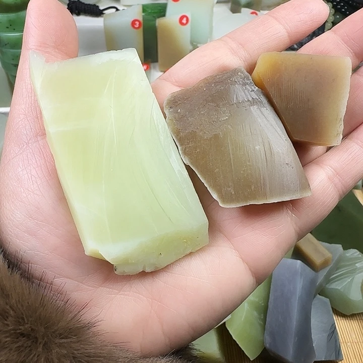 三***青和田玉未镶嵌颈饰