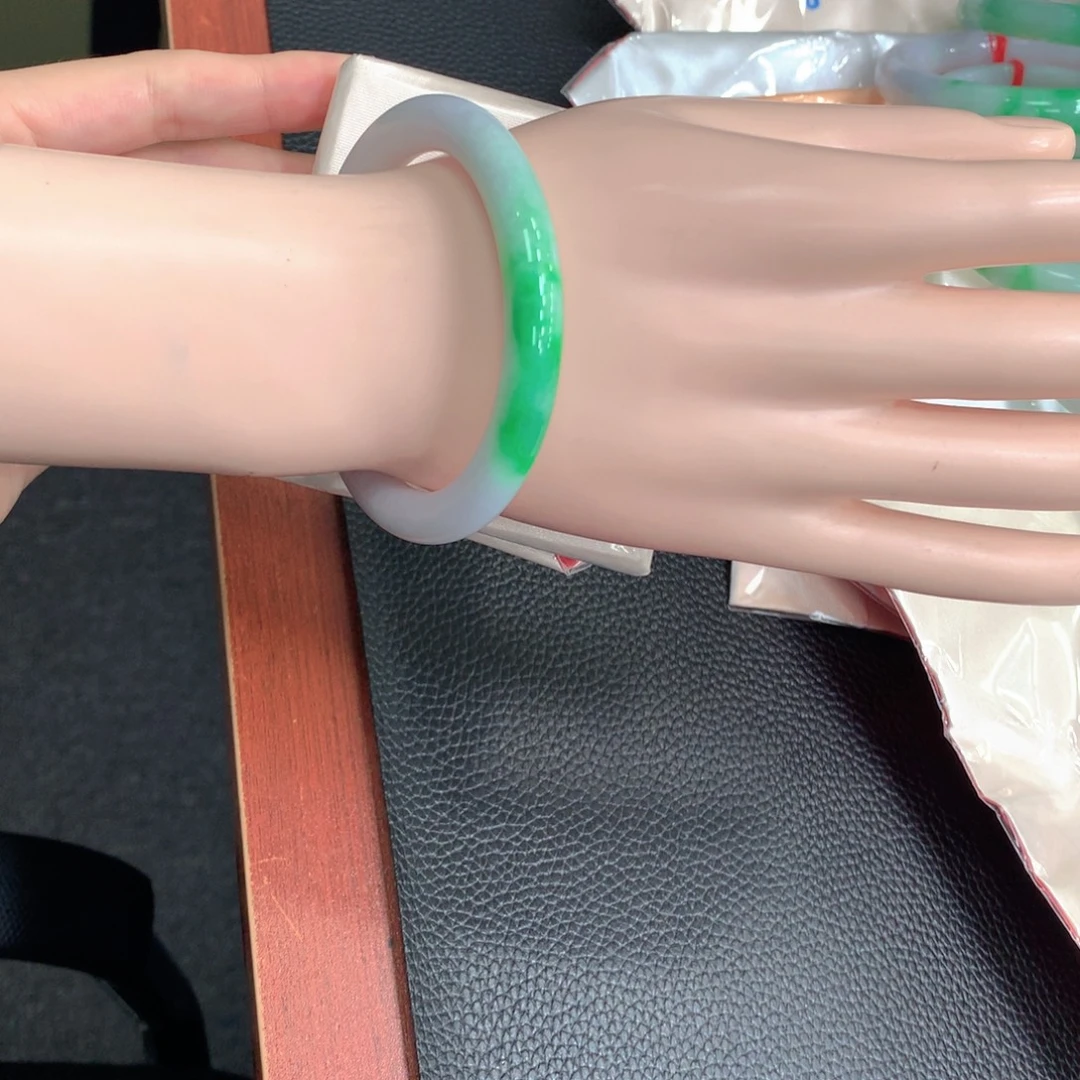 翡翠未镶嵌手镯40