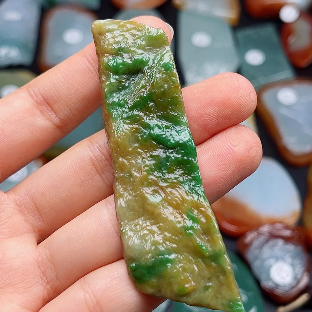 定制翡翠未镶嵌翡翠