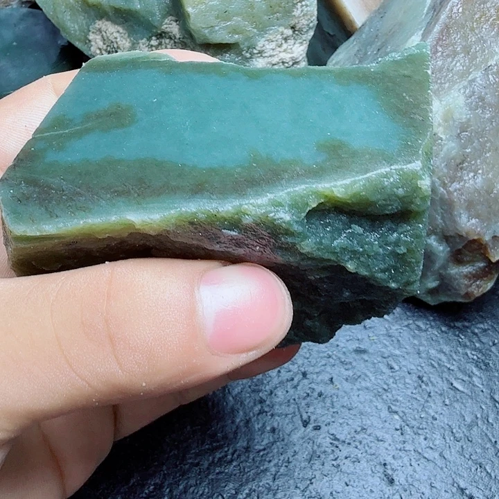 未镶嵌和田玉（糖玉）珠宝奇石