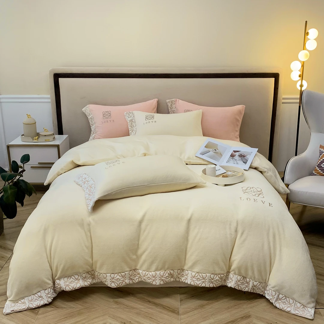 【晴美】加厚牛奶绒刺绣拼边款四件套-罗意威系列-米白