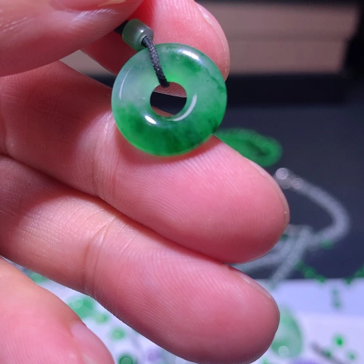 裸石翡翠冰飘花甜甜圈